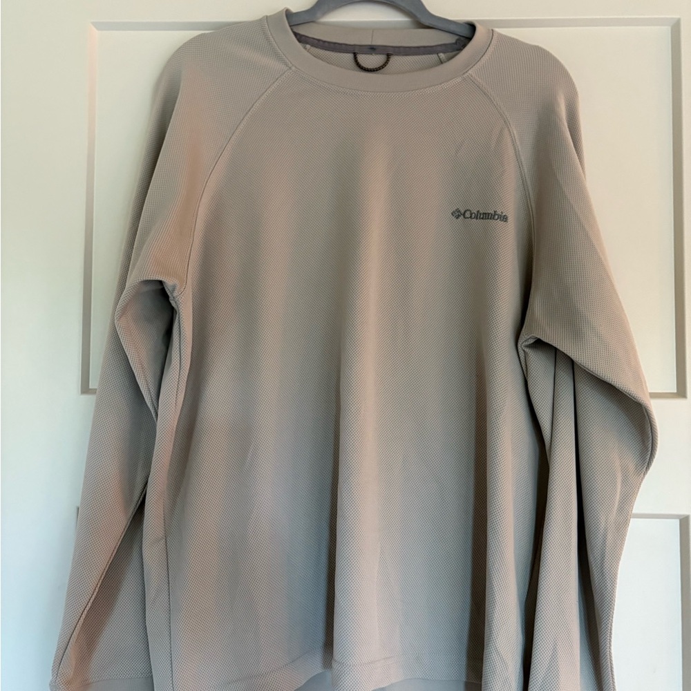 Columbia Men's Beige Omni Shade Long Sleeve Crewneck
